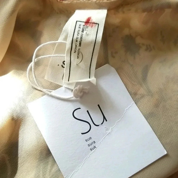 Su Silk | Floral Dress - Picture 7 of 7